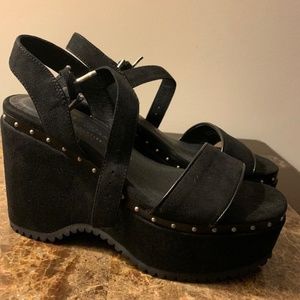 Chinese Laundry Tula Wedge Sandal